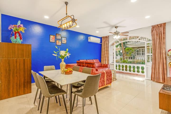 Dining area image 1