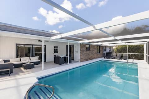 Naples Gem Near Beach | Heated Pool & BBQ