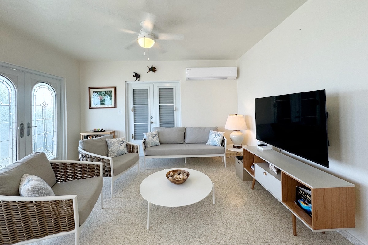 Top Airbnb: Casa Bromelia Tranquil Haven by the Sea in Esperanza