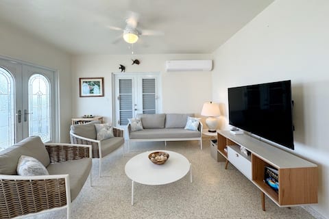 Top Airbnb: Casa Bromelia Tranquil Haven by the Sea in Esperanza