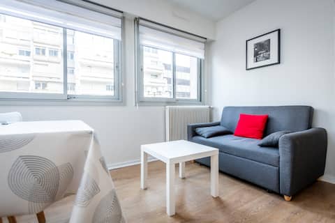 Top performing Airbnb: Apartment – City Hall – Private Parking in C.H.U.R. / Place Saint Marc / Martainville / Croix De Pierre / Saint Nicaise