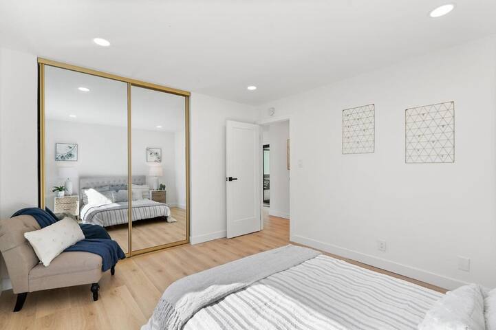 Hilltop Serenity gallery image 5