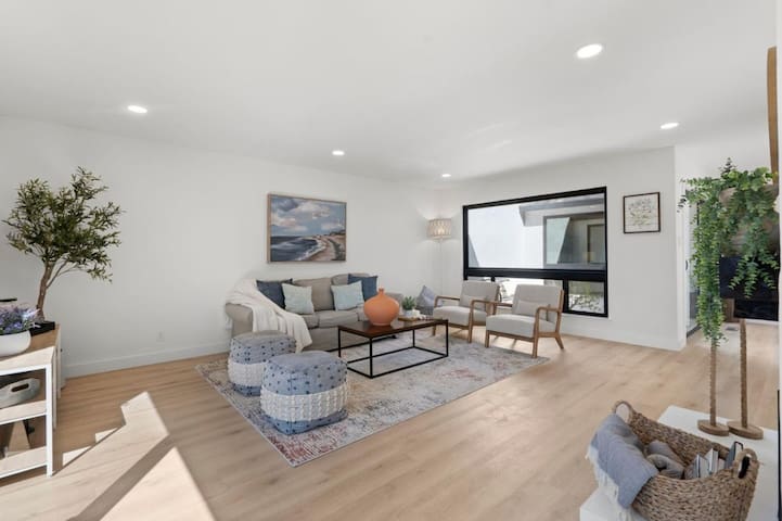 Hilltop Serenity gallery image 2