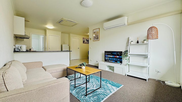 Cozy 2br Retreat, 3-minute Drive To Albury Airport - Albury