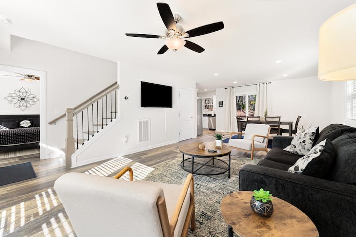 Cozy Modern Home Close Clemson - Seneca, SC