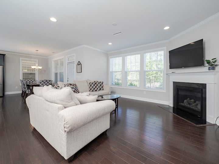 Huge Family Friendly Home~safe Quiet Neighboorhood - Apex, NC