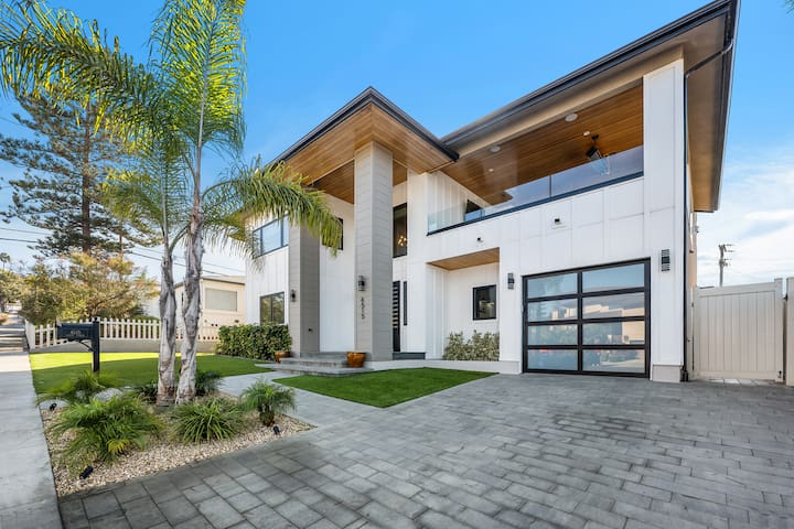 New Modern Home Ocean Views &Spa