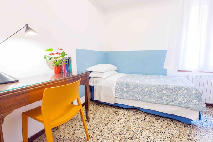 Jednostruka spavaća soba