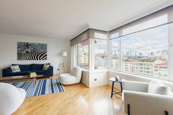 Luxury Modern 3Bed/2.5Bath Central Bright Pad #375 gallery image 5