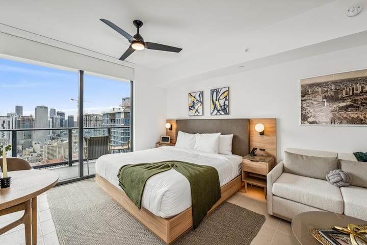 Dhomë gjumi /dhomë ndenjjeje