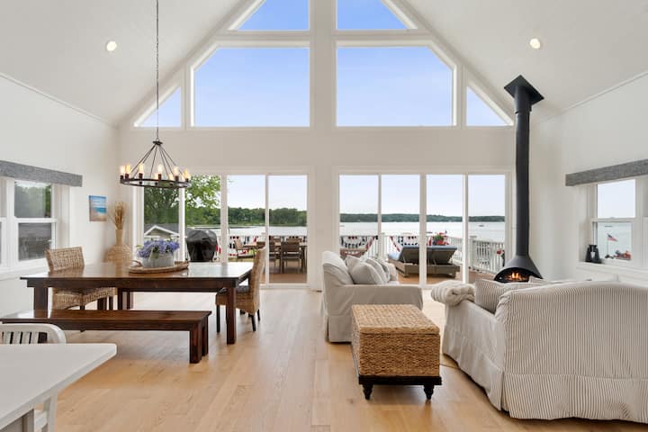Lakefront Home on Delavan Lake