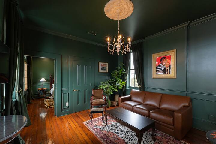 5 New Orleans Themed Units in FQ with Pool gallery image 5