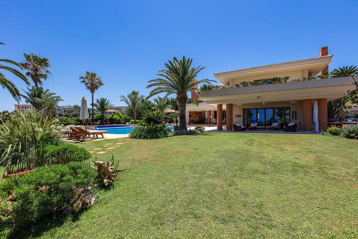 Grand Private Retreat Amid Palm Trees by etouri gallery image 5