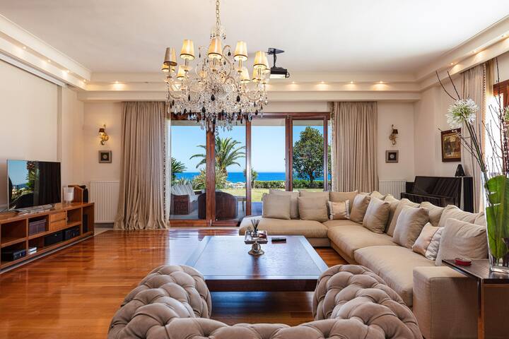 Grand Private Retreat Amid Palm Trees by etouri gallery image 4