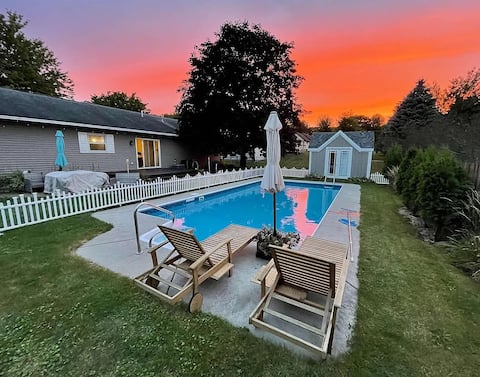 HeatedPool-Fireplace-GameRm-TheaterLounger-2DogsOK