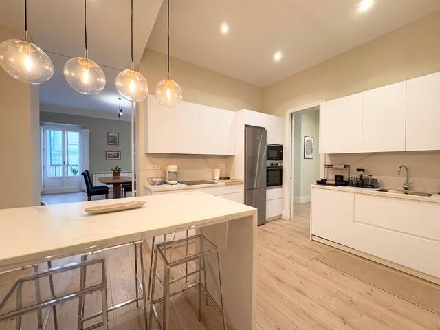 Alcalá Gate exquisite Luxury Seasonal gallery image 4