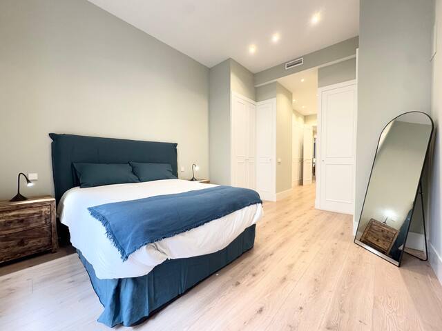 Alcalá Gate exquisite Luxury Seasonal gallery image 3