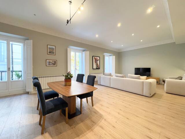 Alcalá Gate exquisite Luxury Seasonal gallery image 2