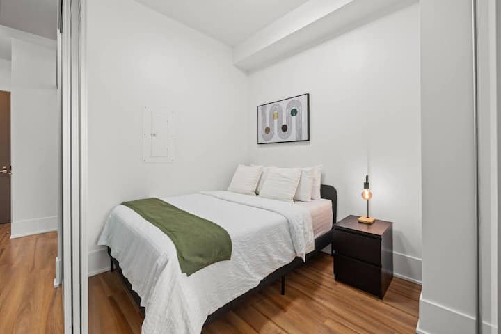 Lovely 1 Br Suite, Gym, Pool, Mtcc, Cn Tower - Toronto
