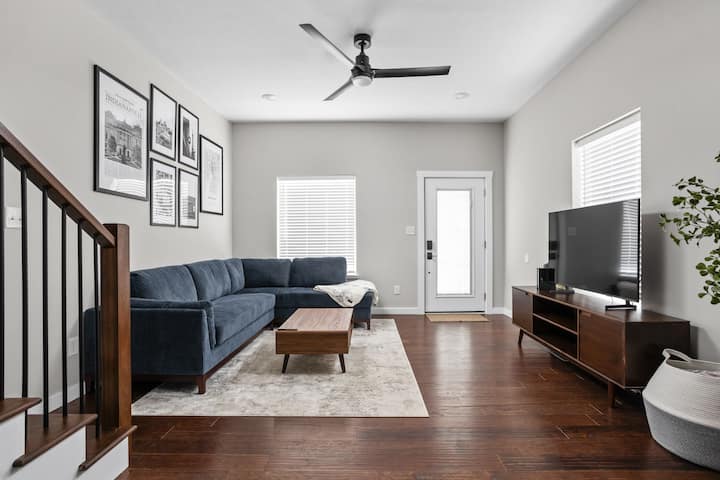 *Stunning 4br Fountain Sq Retreat | Movie Room - Indianapolis, IN