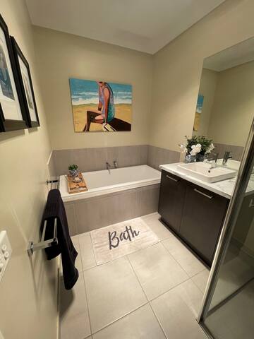 House in Armstrong Creek gallery image 4