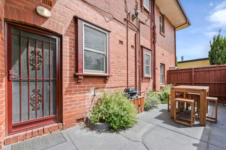 Ground floor apartment, 250 metres to the beach