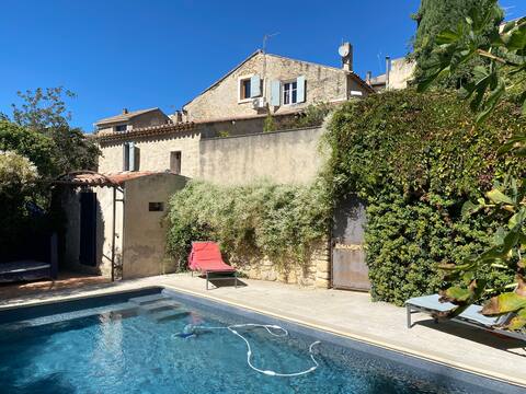 Large village house in the Luberon