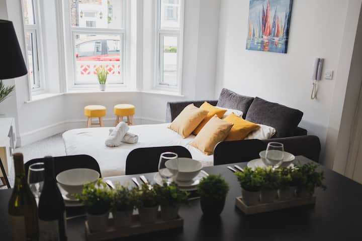 2 Bed, 2 Bathroom By The Beach - 伯恩茅斯