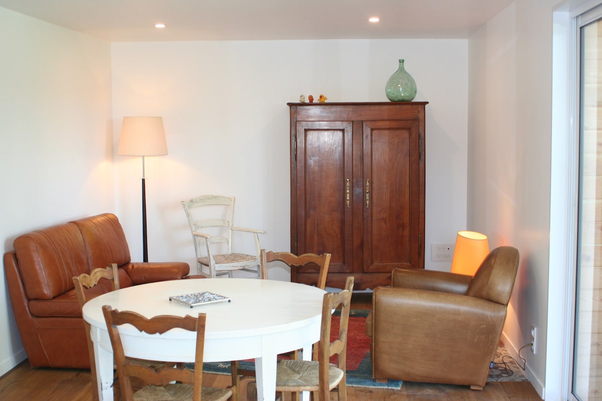 Airbnb performant: Modern and old stones à Corrèze