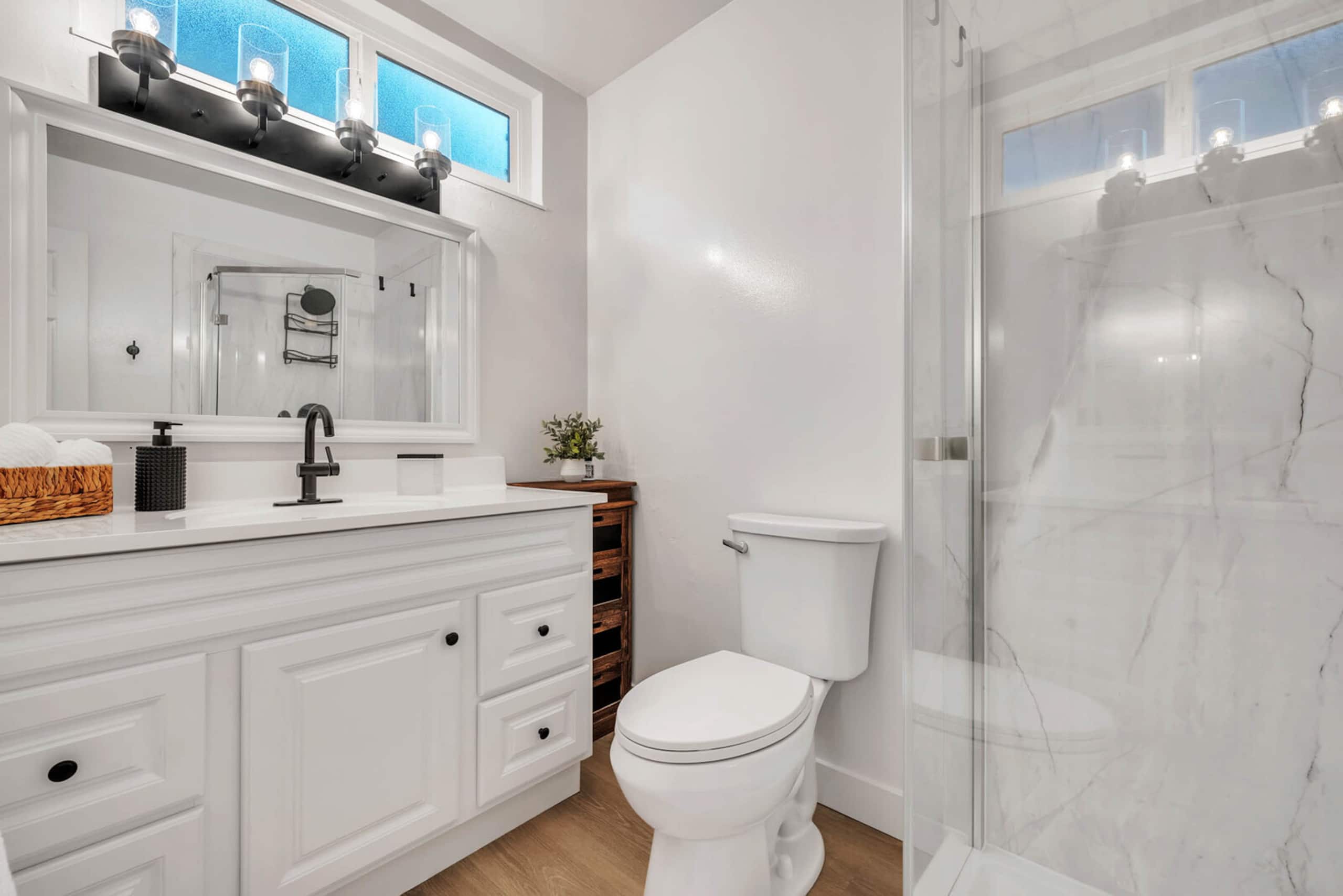 Charming Renovated Home Near CSU Sacramento - Photo 25