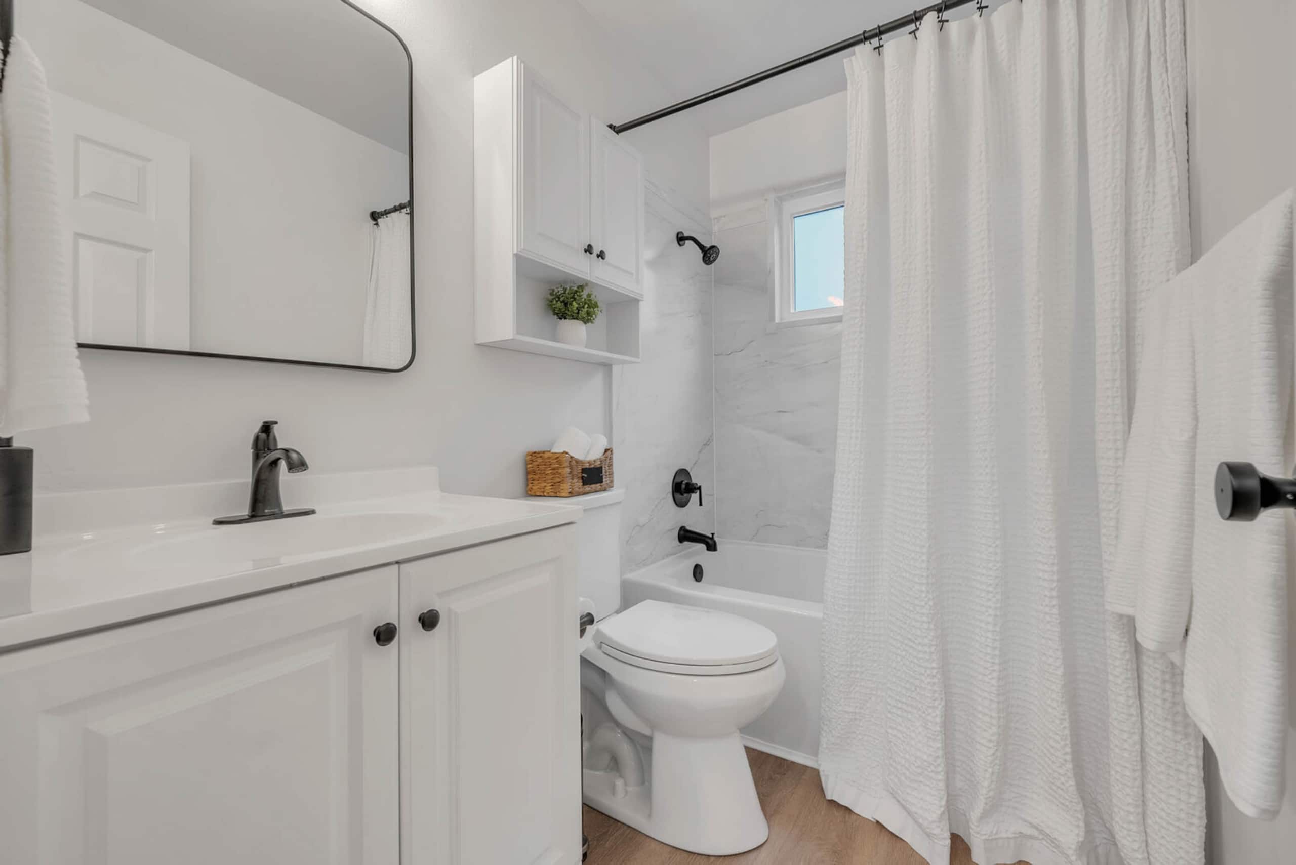 Charming Renovated Home Near CSU Sacramento - Photo 12