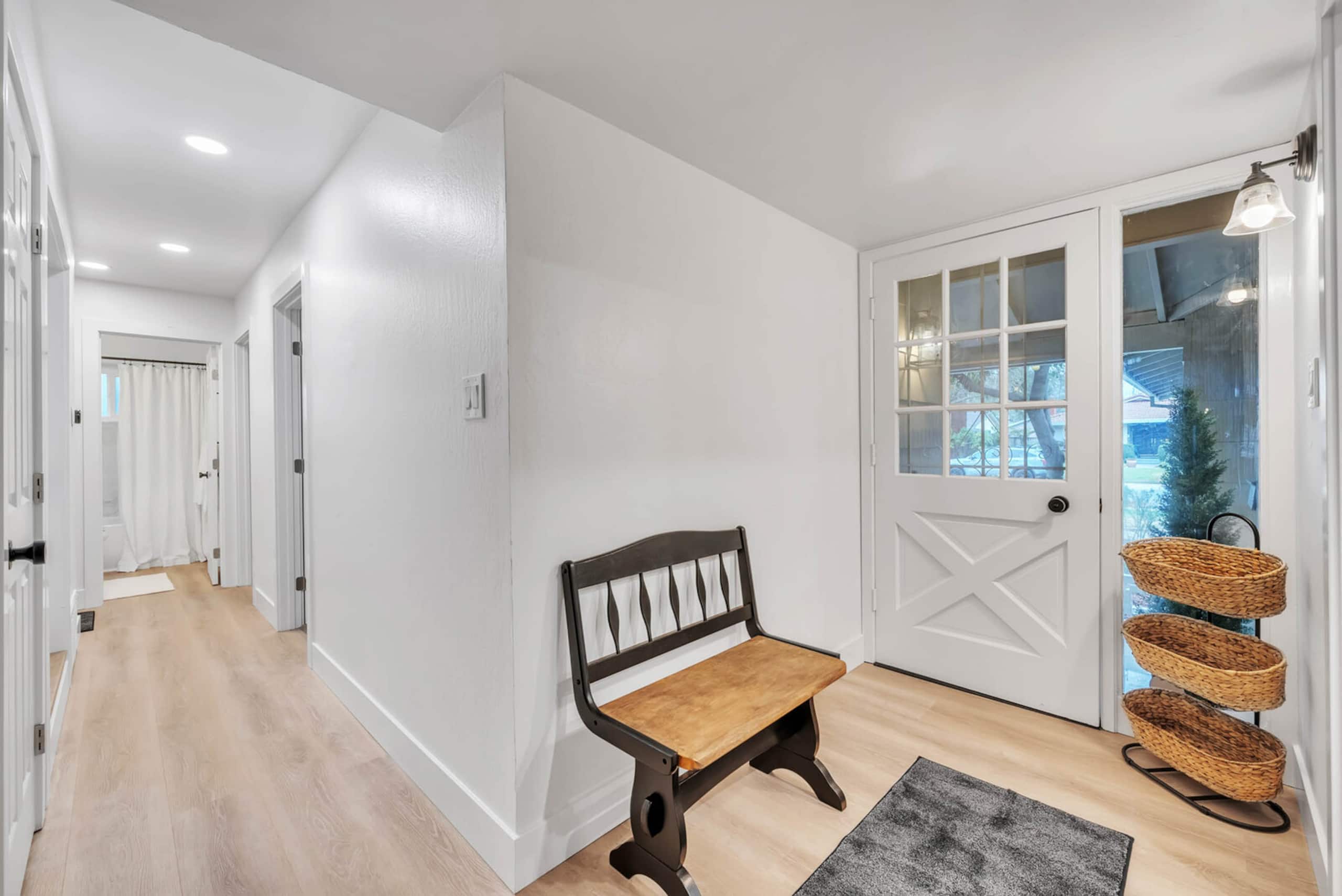 Charming Renovated Home Near CSU Sacramento - Photo 21
