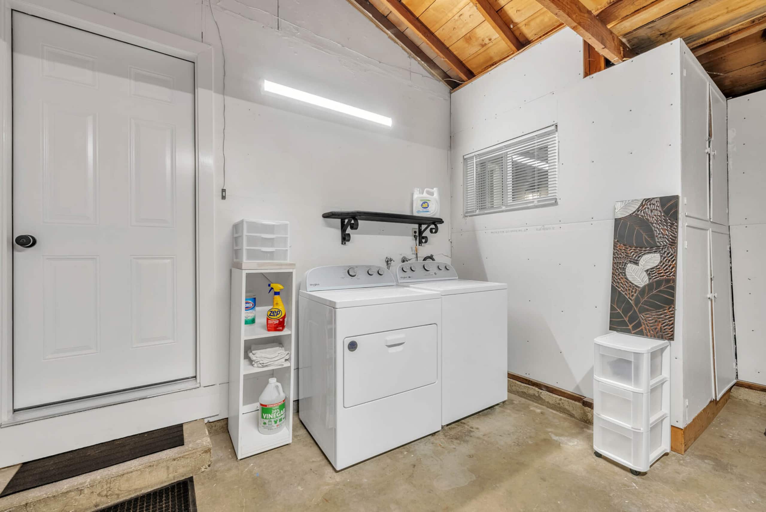 Charming Renovated Home Near CSU Sacramento - Photo 27