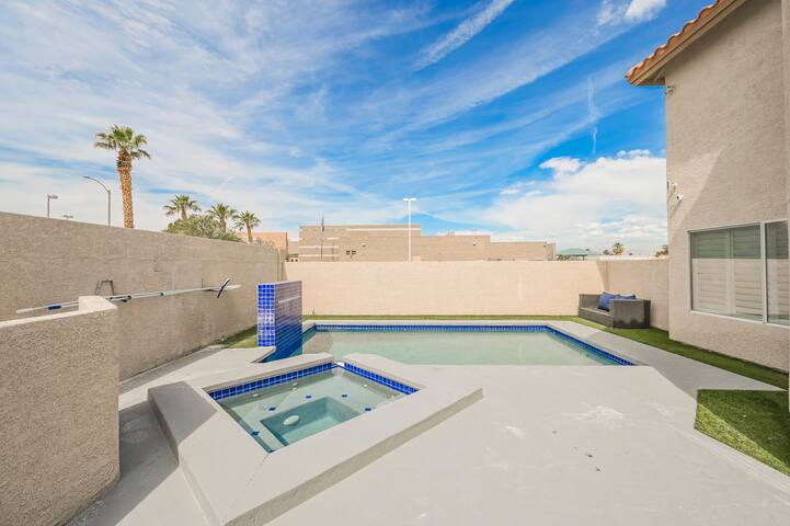 KA* Spacious 6BR Home w/ Pool, BBQ & Pool Table gallery image 4