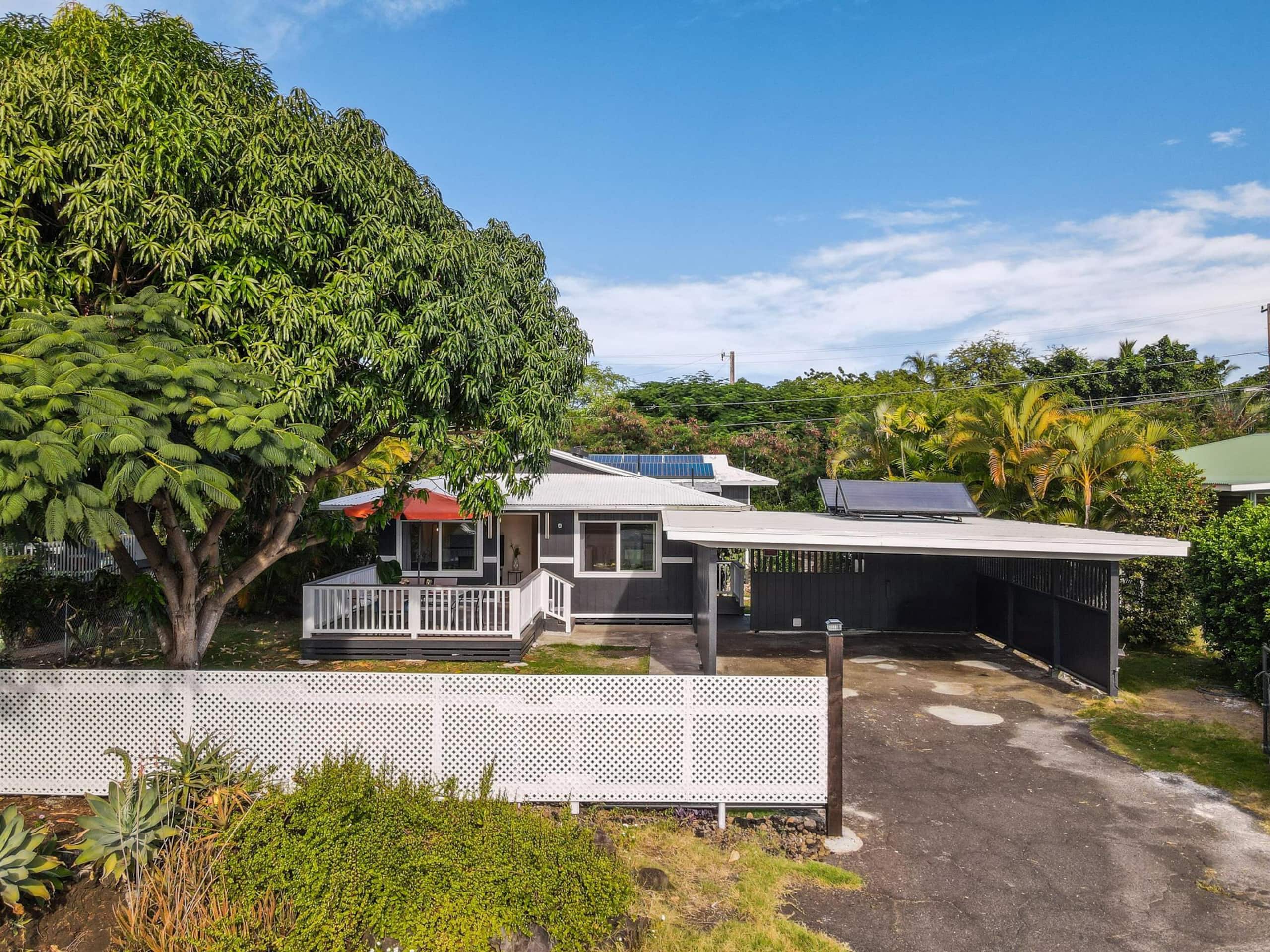 Home in Kailua-Kona · ★4.99 · 2 bedrooms · 2 beds · 1 private bath - Image 23