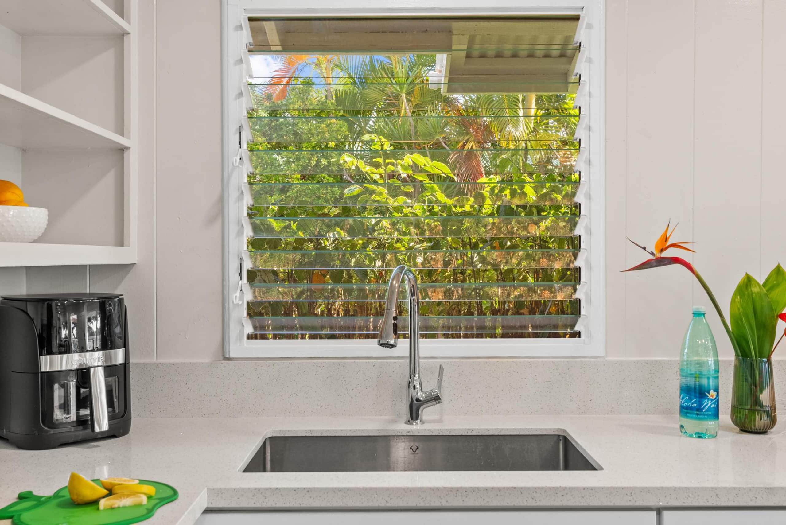 Home in Kailua-Kona · ★4.99 · 2 bedrooms · 2 beds · 1 private bath - Image 8