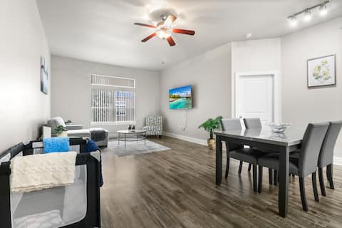 Cozy Winter Stay: Near Kemah, League City, NASA