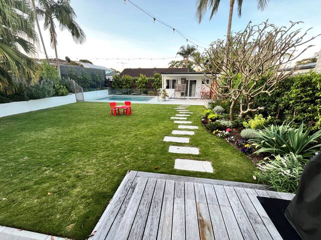 Family friendly coastal retreat. gallery image 3