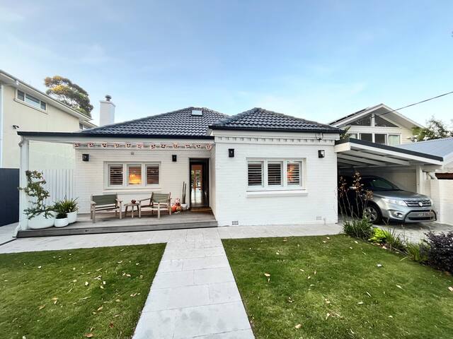 Family friendly coastal retreat. gallery image 2