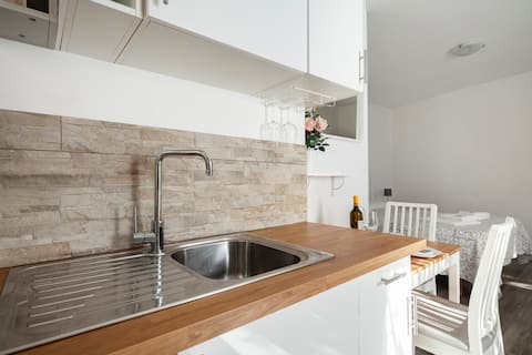 Popular Airbnb listing: Luna's house in Riomaggiore