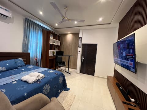 Room in Accra, East Legon w/ Workstation