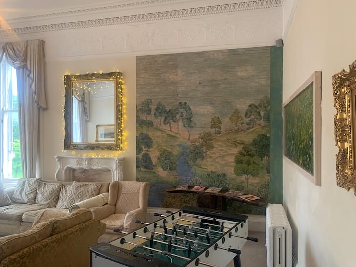 Elegant, Central, Six Bed Townhouse fast Wifi