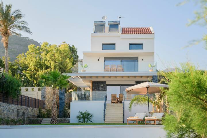 Grand Bleu Villa gallery image 4