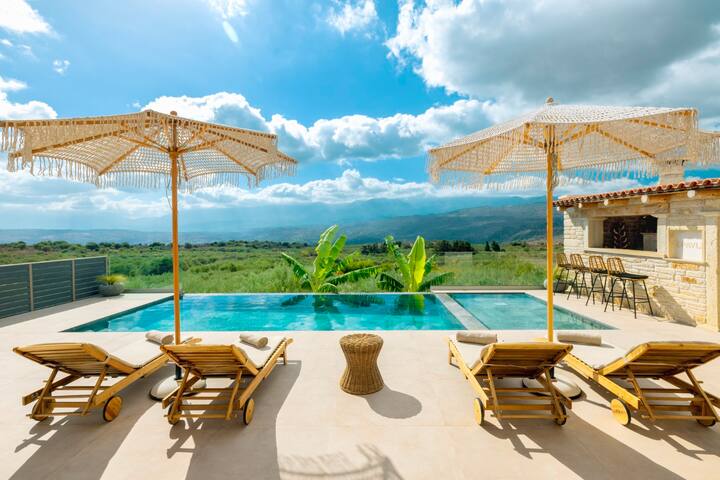 Jacuzzi*BBQ area*Walk to Taverna &Mini Market gallery image 2