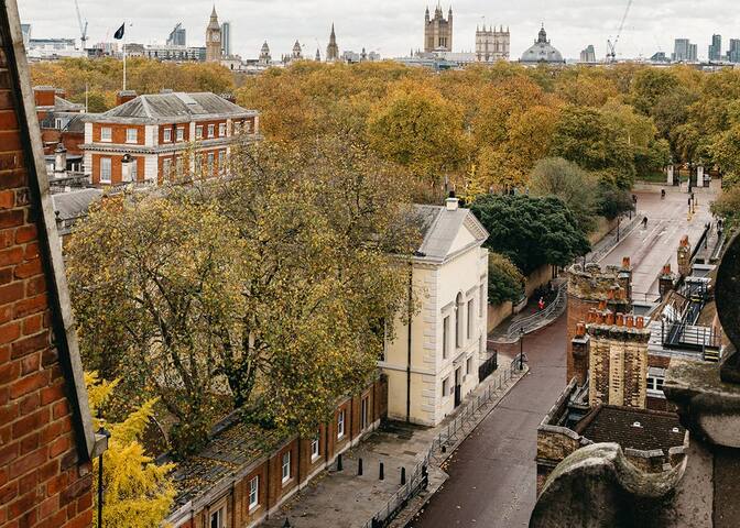 Luxury quiet Mayfair townhouse gallery image 5