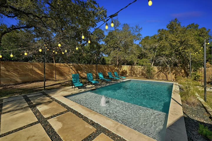 Austin Escape with a large heated Pool & Fire pit