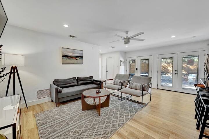 NEW* Hill Country Oasis wt Cool Pool & Fire-pit gallery image 4