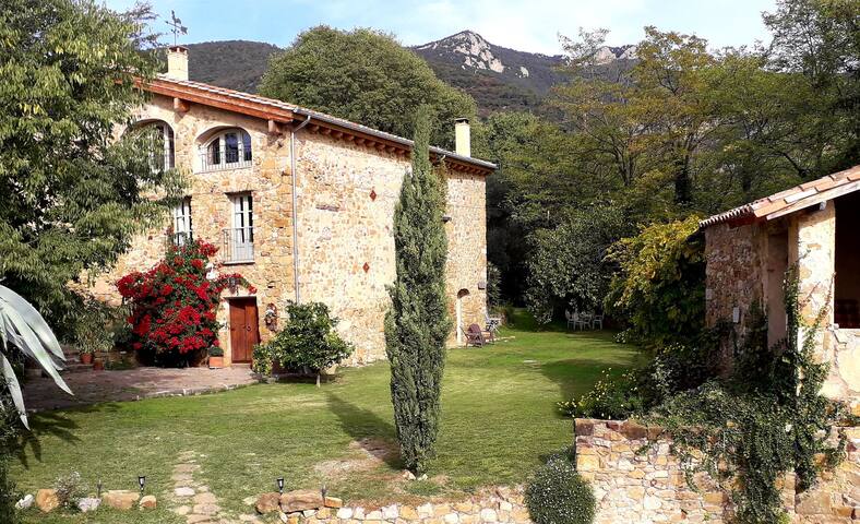 ” Can Pedragós” farmhouse in the “Alta Garrotxa”