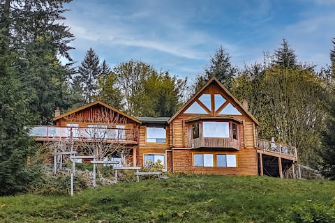 Gorgeous View: Grand Log Home