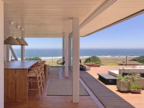 Spectacular beachfront house